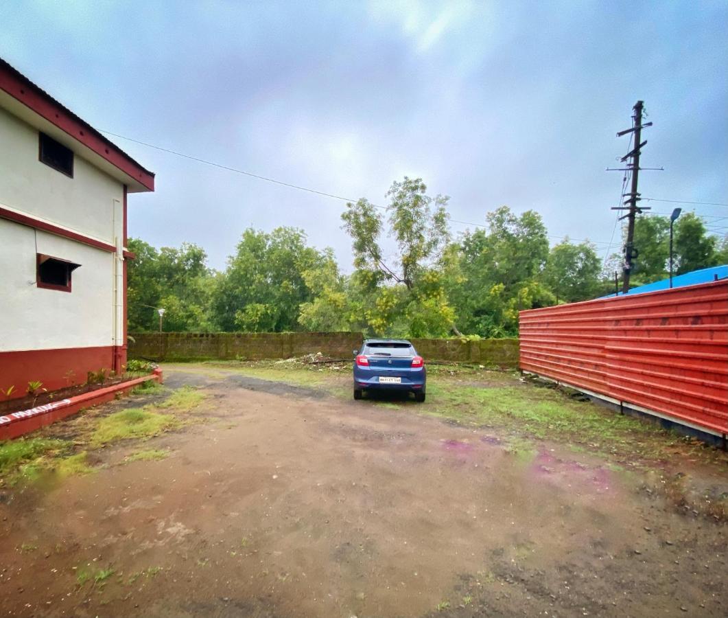 The Green Door Villa Close To Zalor Beach Varca Exterior photo