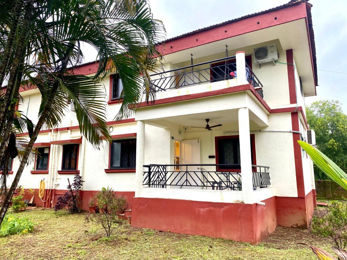 The Green Door Villa Close To Zalor Beach Varca Exterior photo